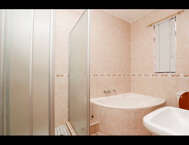 2.5 BEDROOM APARTMENT FOR SALE IN GLENWOOD